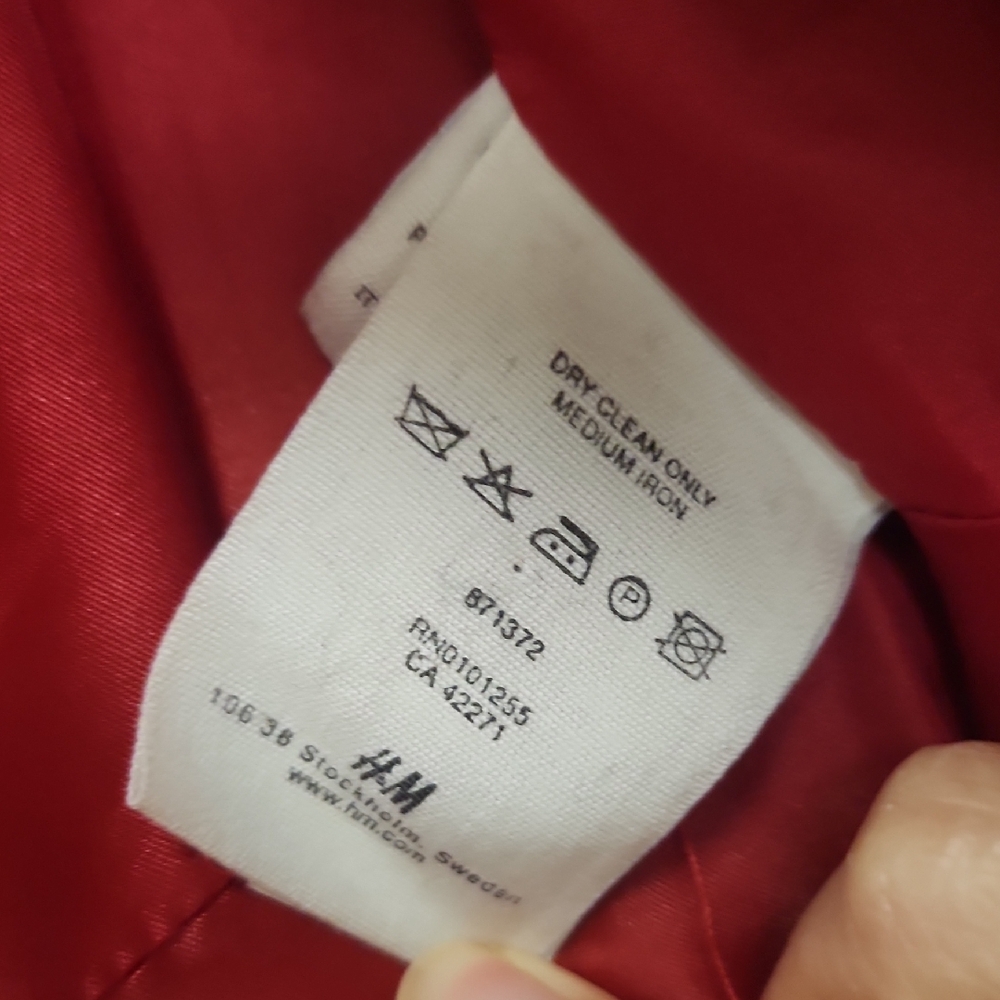 Elegant Red H&M Vintage Women's Wool Coat - Picture 9 of 12